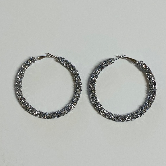 🔥3/$20🔥Glitter Design Sparkly Bling Hoop Earring - Picture 4 of 7